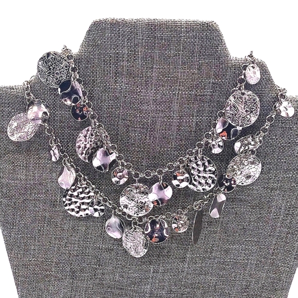 CHICO'S Layered Hammered Medallion Statement Collar Bib Necklace in Silver - Picture 3 of 5